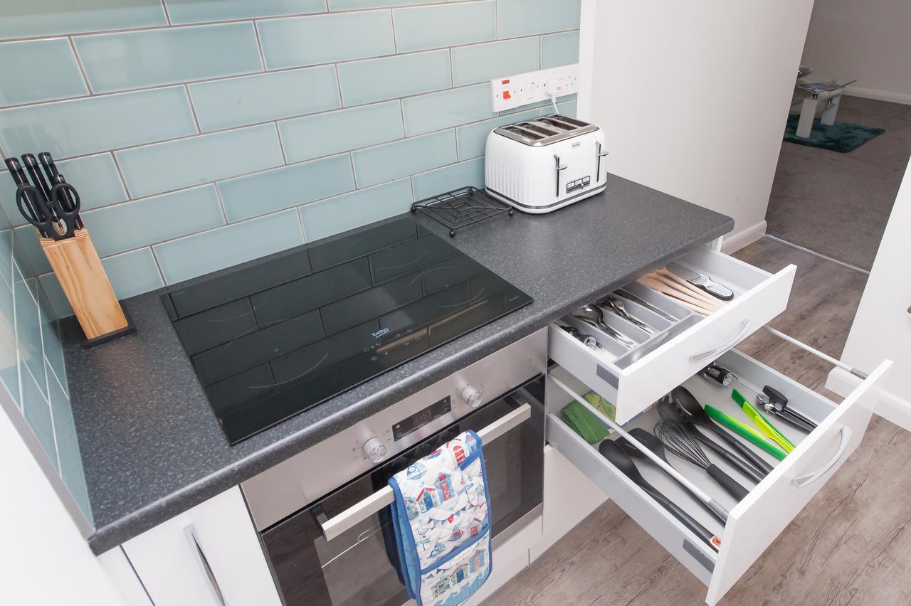 رامْسْغيت Two Bed Ground Floor Apartment, Sleeps Six, Free Parking And High Speed Wifi المظهر الخارجي الصورة